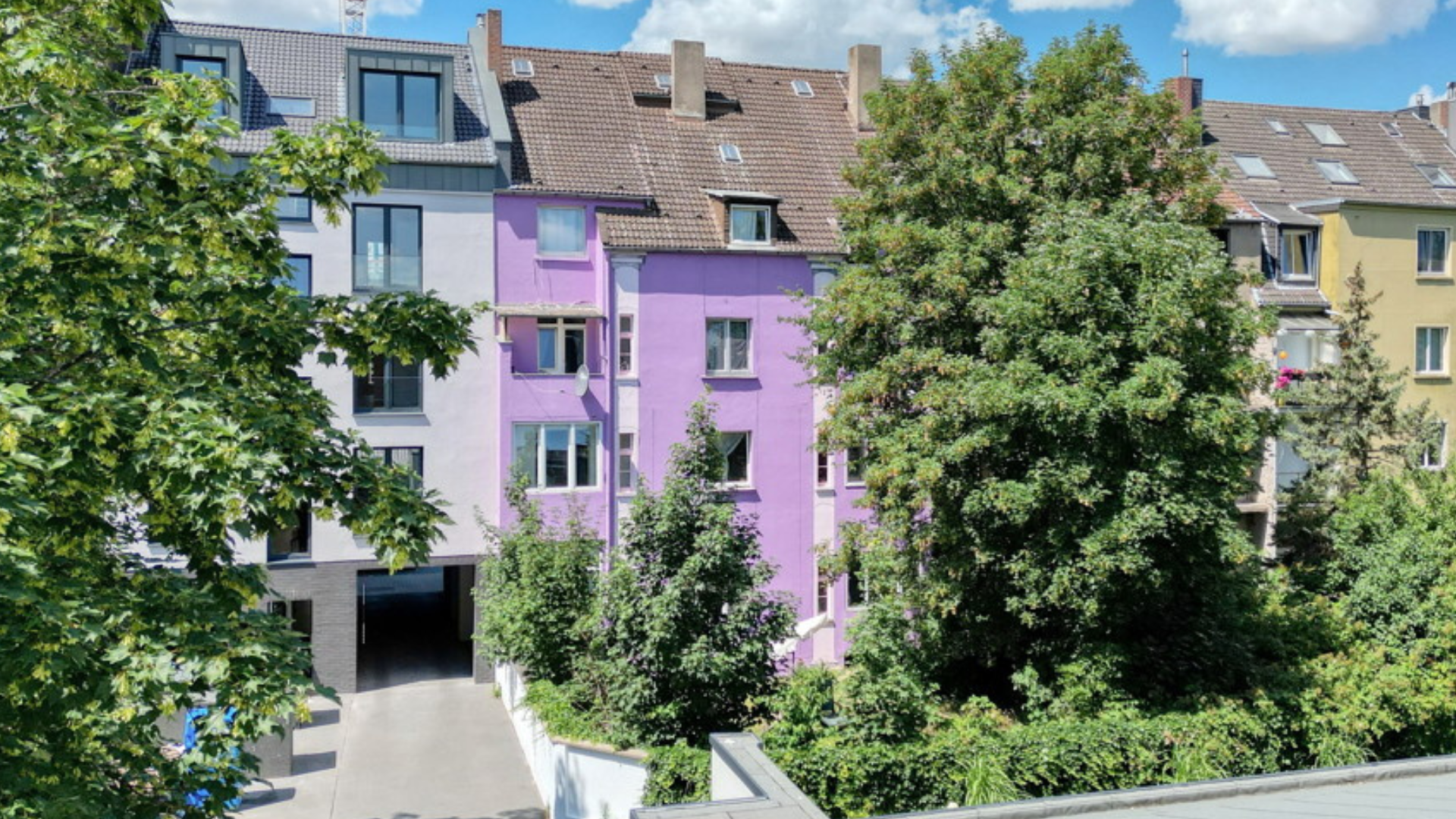 Düsseldorf: Charmantes Mehrfamilienhaus im Backsteinexpressionismus