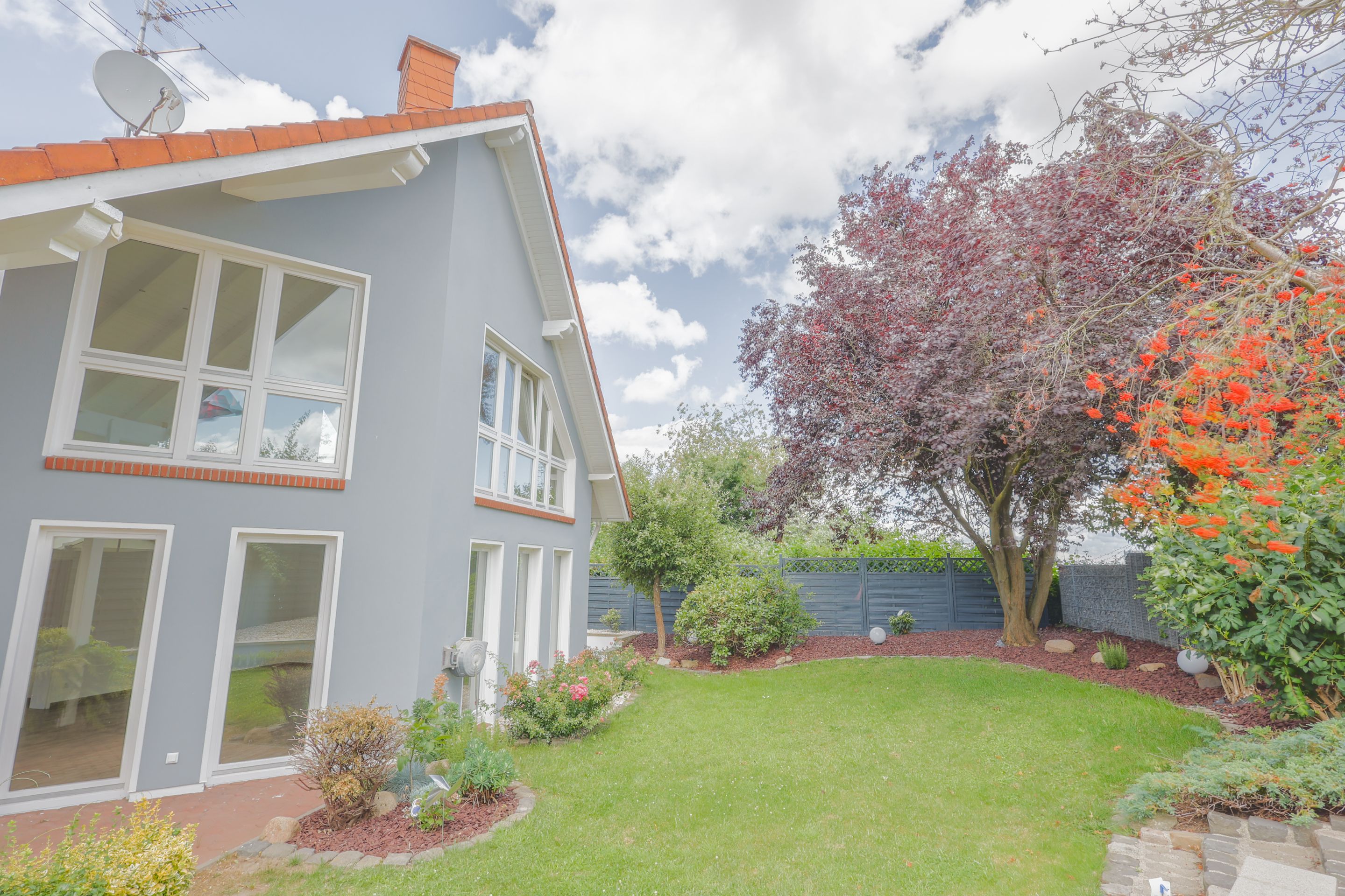 Freistehendes, modernisiertes Einfamilienhaus in Bergheim bei Köln mit großzügigem Garten und hochwertiger Ausstattung. Ideal für Familien.