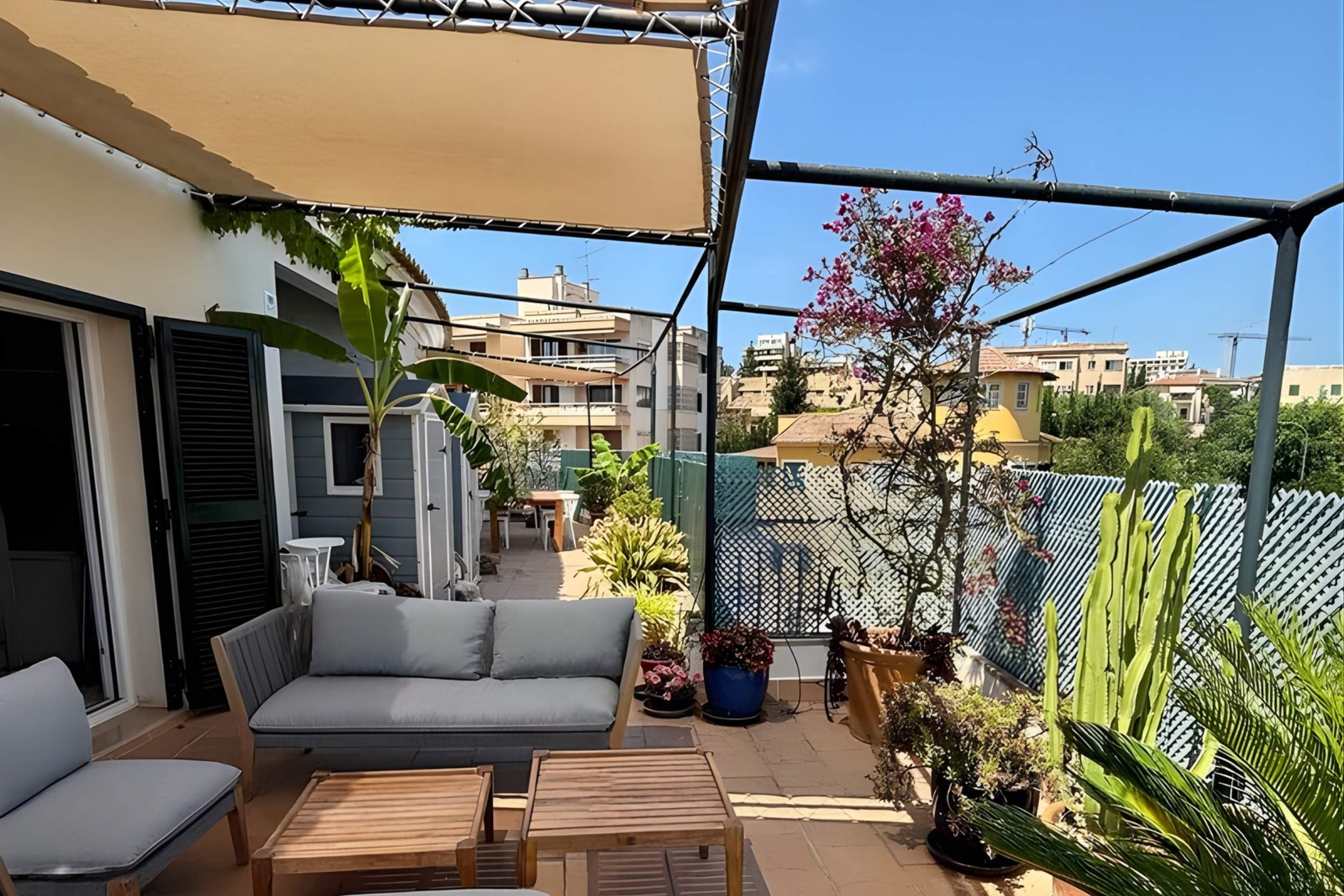 Lichtdurchflutete Wohnung mit spektakulärer Terrasse in Palma